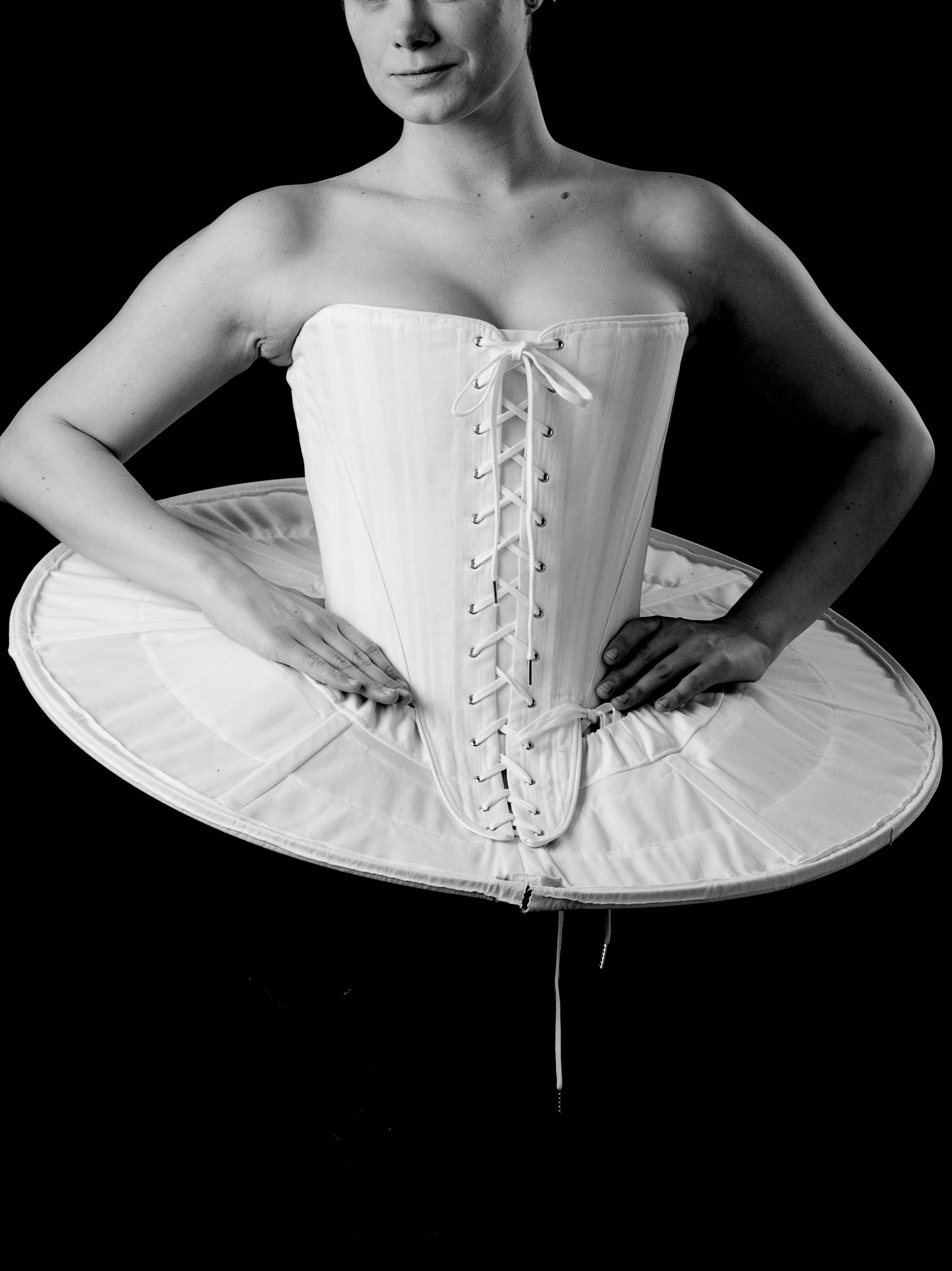 Period Corsets Drum Farthingale 43 full.jpg