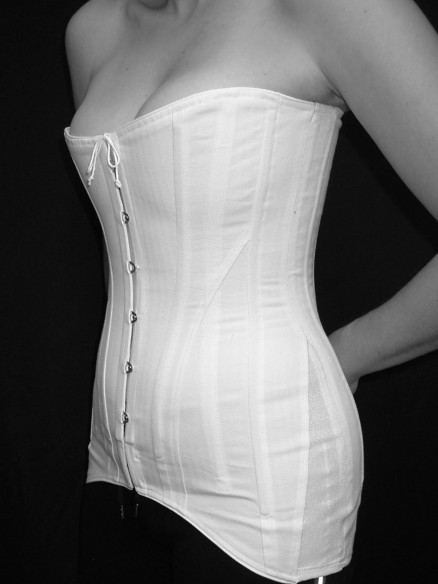 Period Corsets overbust Edith no chemise.JPG