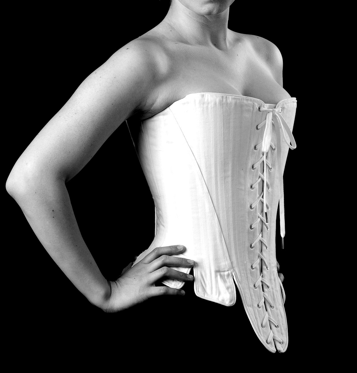 Period Corsets Elizabeth side.jpg