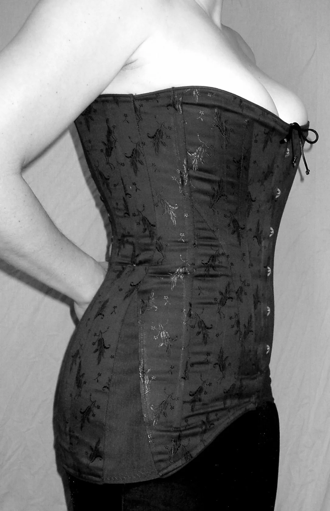 Period Corsets Edith black brocade.JPG