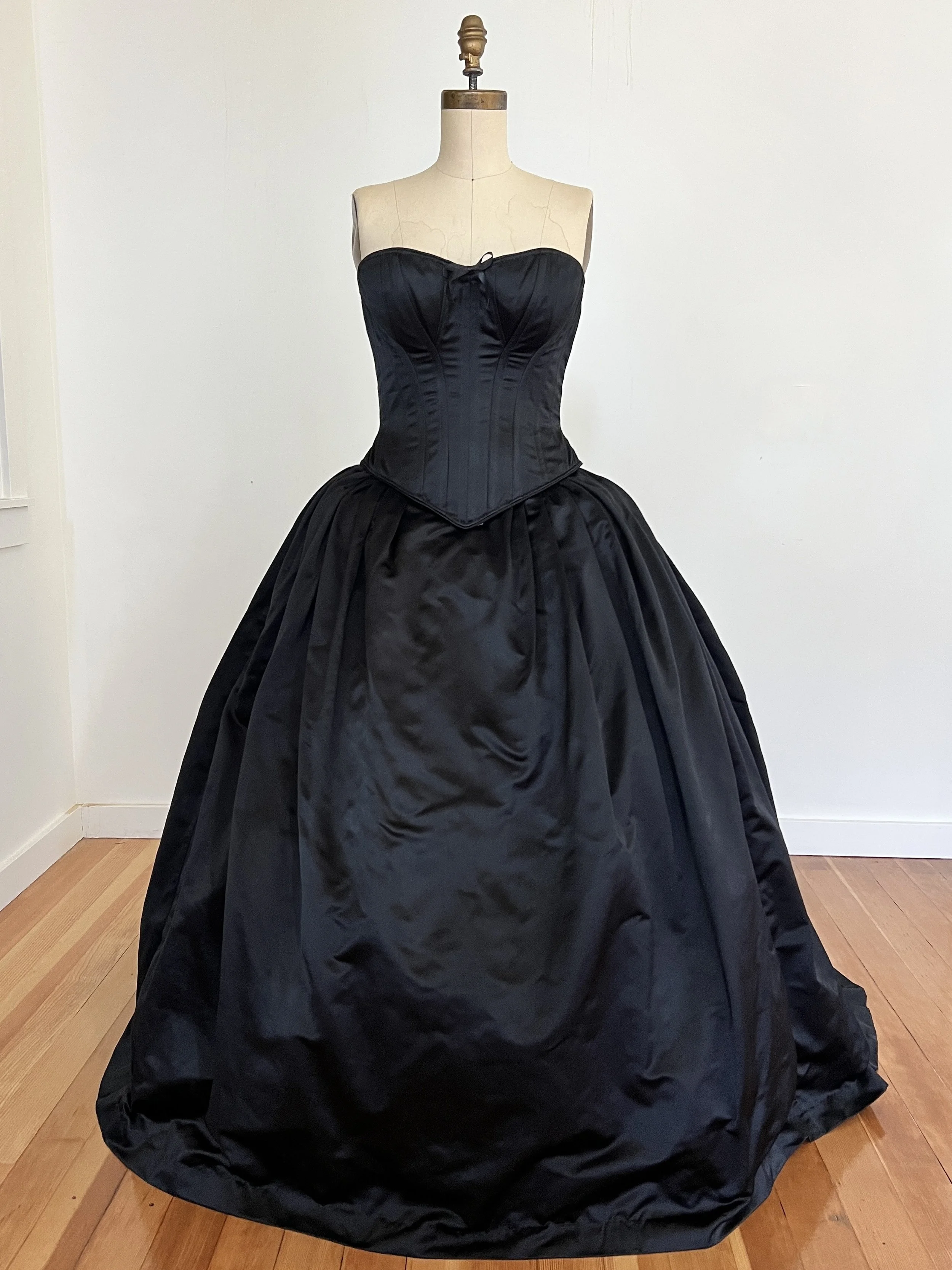 full skirt- black.JPG