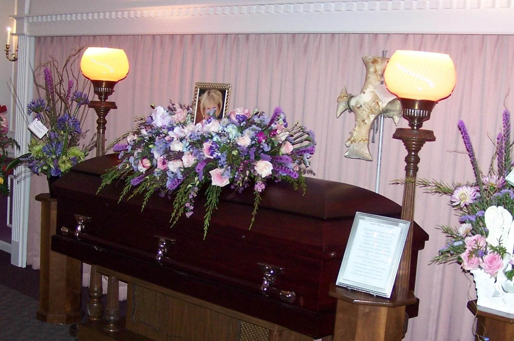 Davison-Fulton Woolsey-Wilton Funeral Home // Peoria, IL