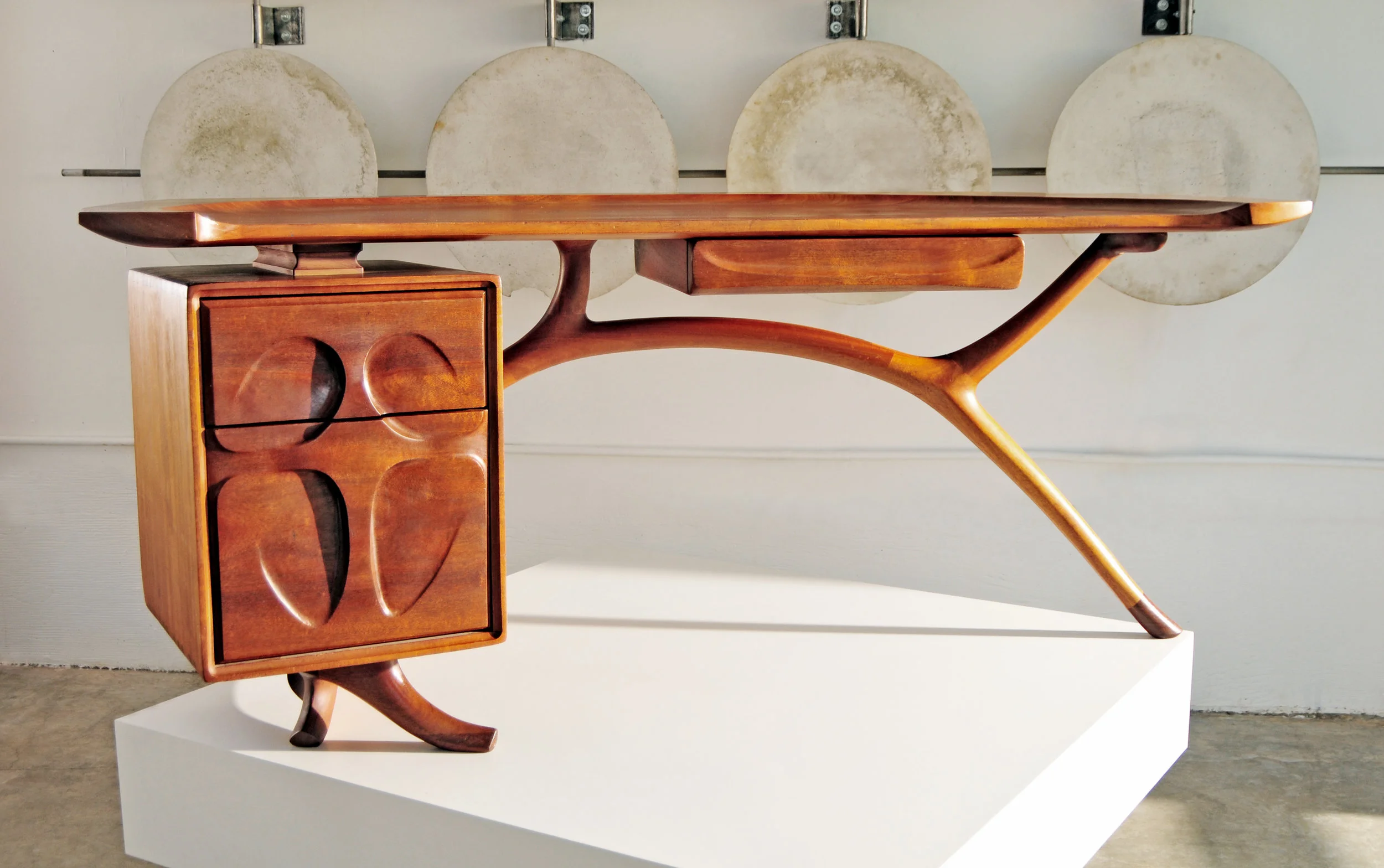 DCP_HEDGE:WOOD desk 3.jpg