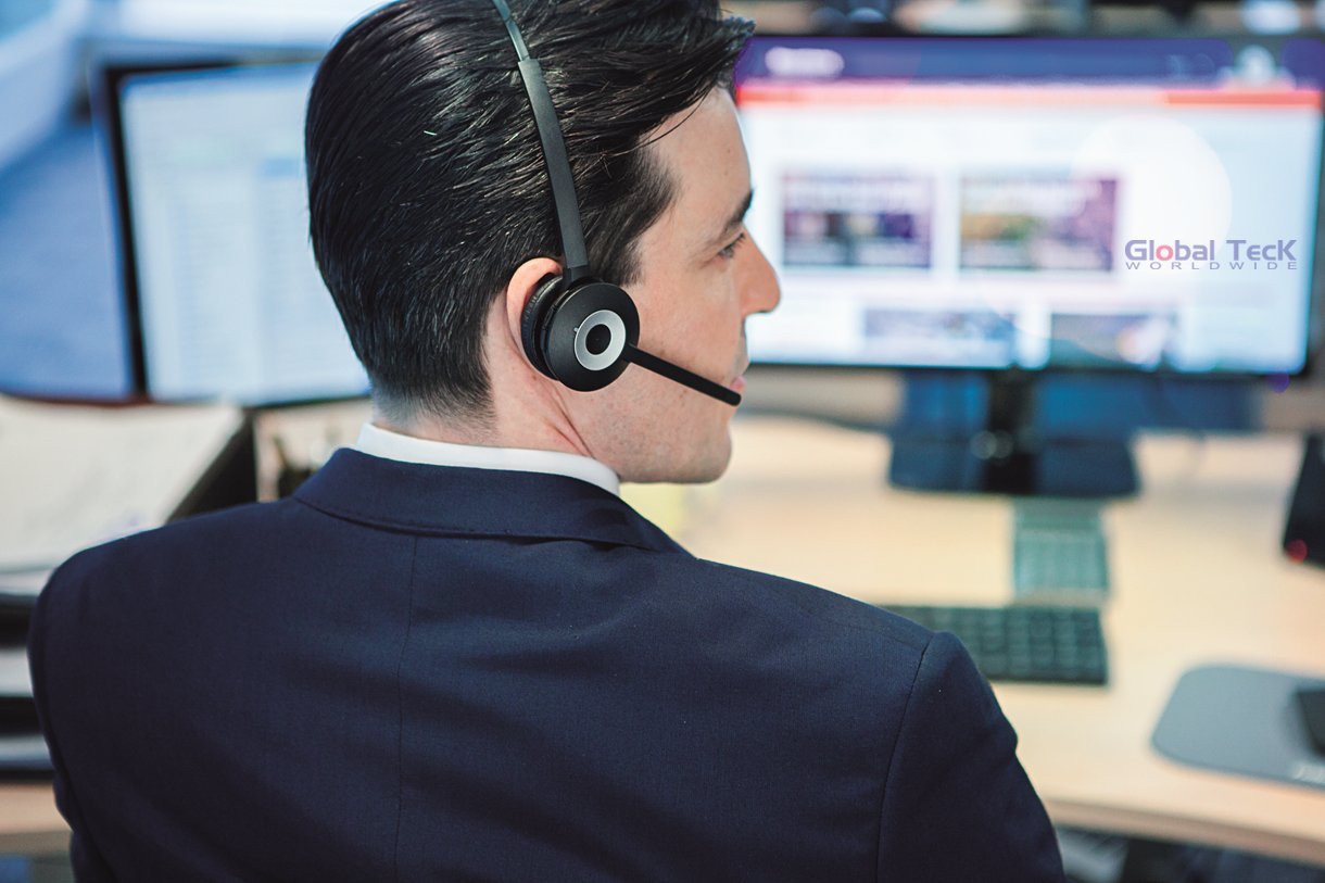 Yealink Jabra PRO 920 with EHS-6.jpg