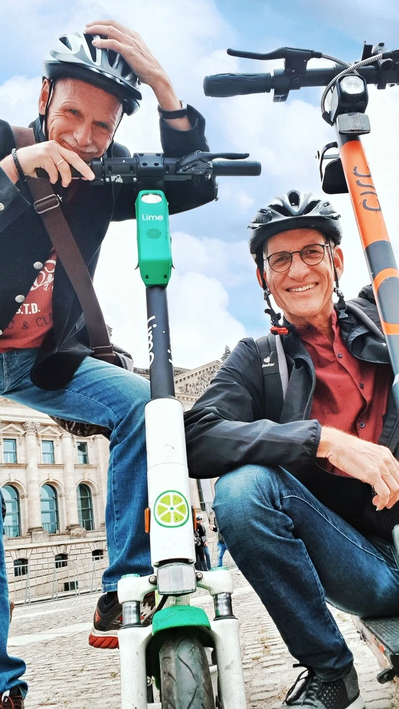 E_Scooter_vor dem Reichstag.jpg