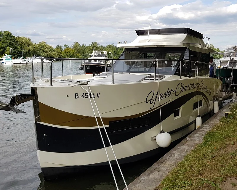 Yacht angelegt.jpg