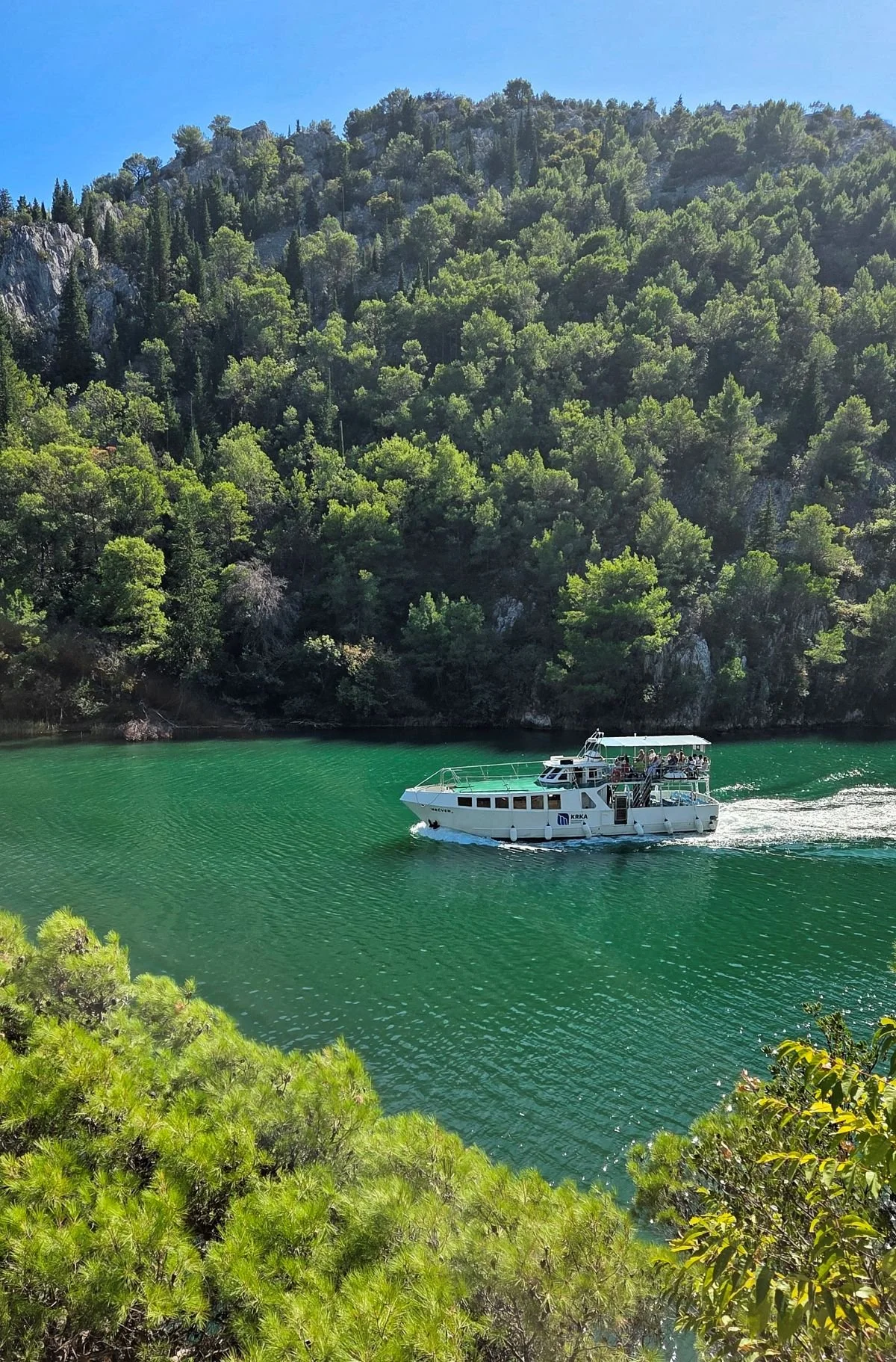 Ausflugsboot auf dem Krka-Fluss, Split Reisebericht