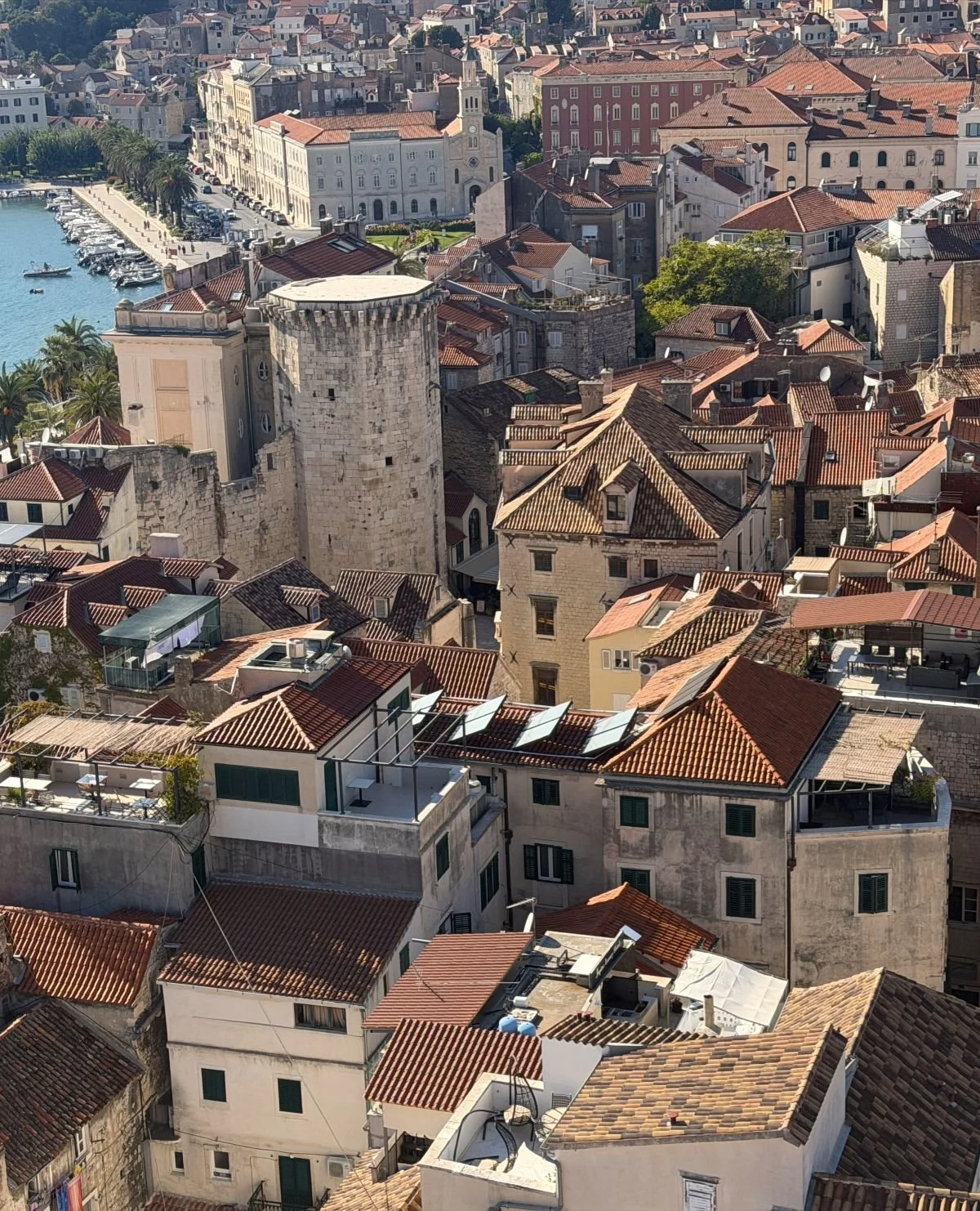 Split Reiseblog - Häuser in der Alstadt von Split, schräg von oben aufgenommen