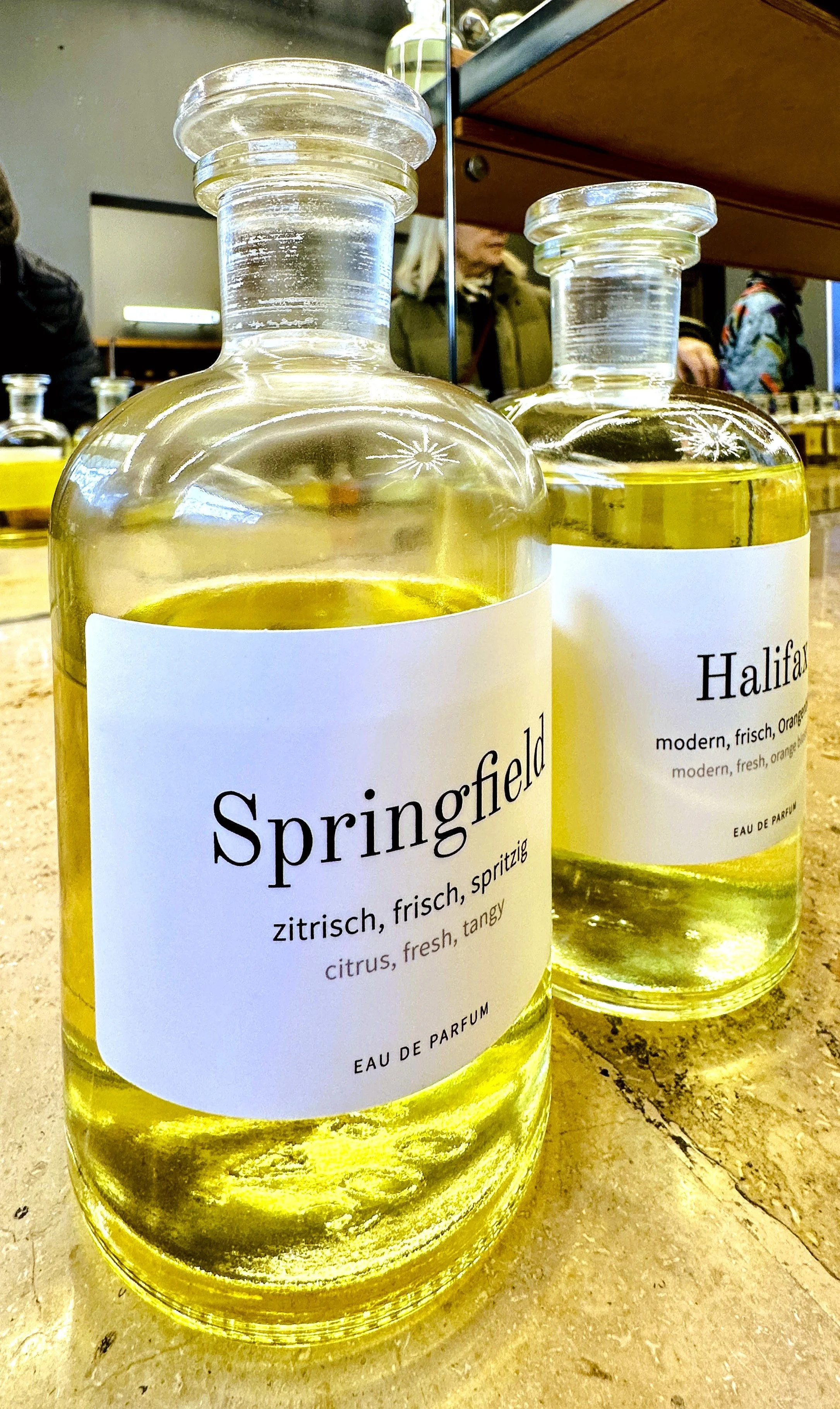 Mein Parfum von Harry Lehmann, zwei Flaschen mit Parfüm