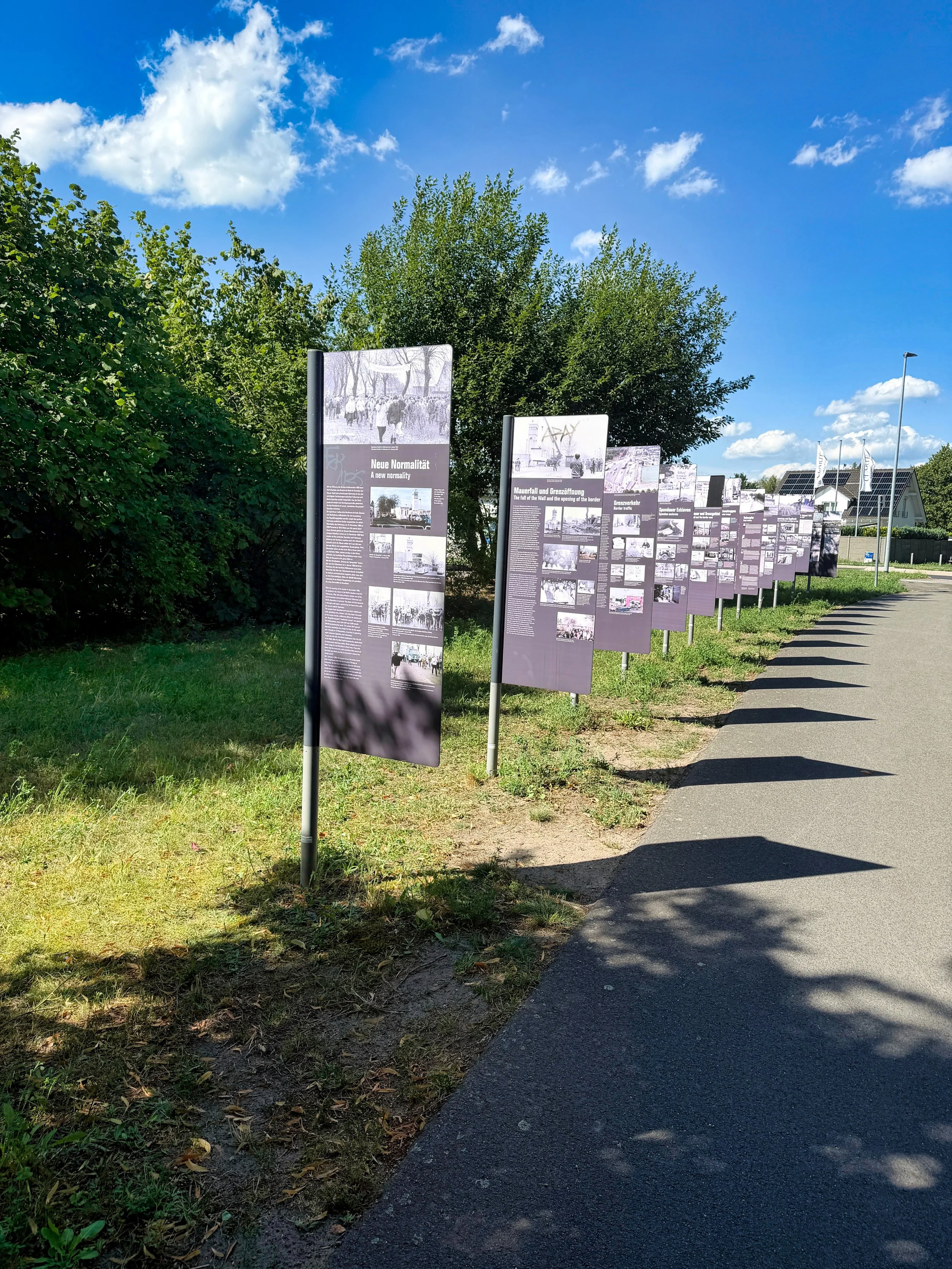 Berliner Mauerweg mit dem Fahrrad, Bilderstrecke an der Spandauer Straße in Falkensee