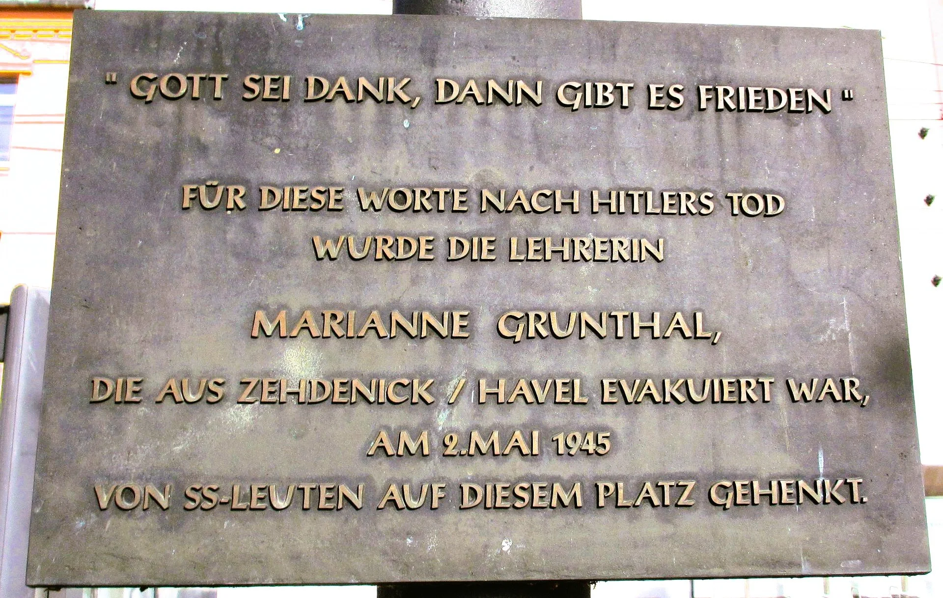 Schwerin entdecken und erleben, Gedenktafel an Marianne Grunthal