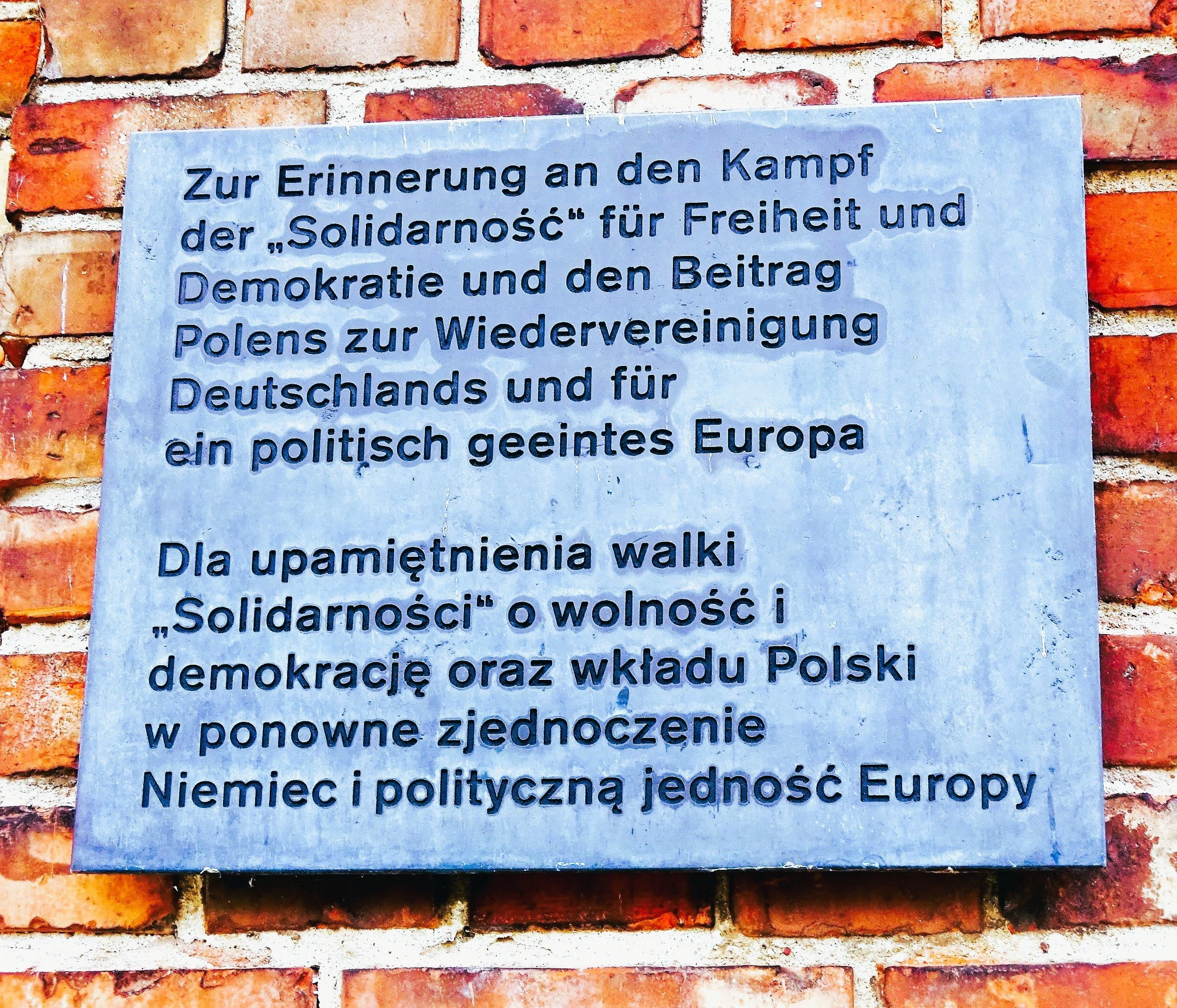 Berliner Brückengeschichten, Text des Mauerstücks der Danziger Werft