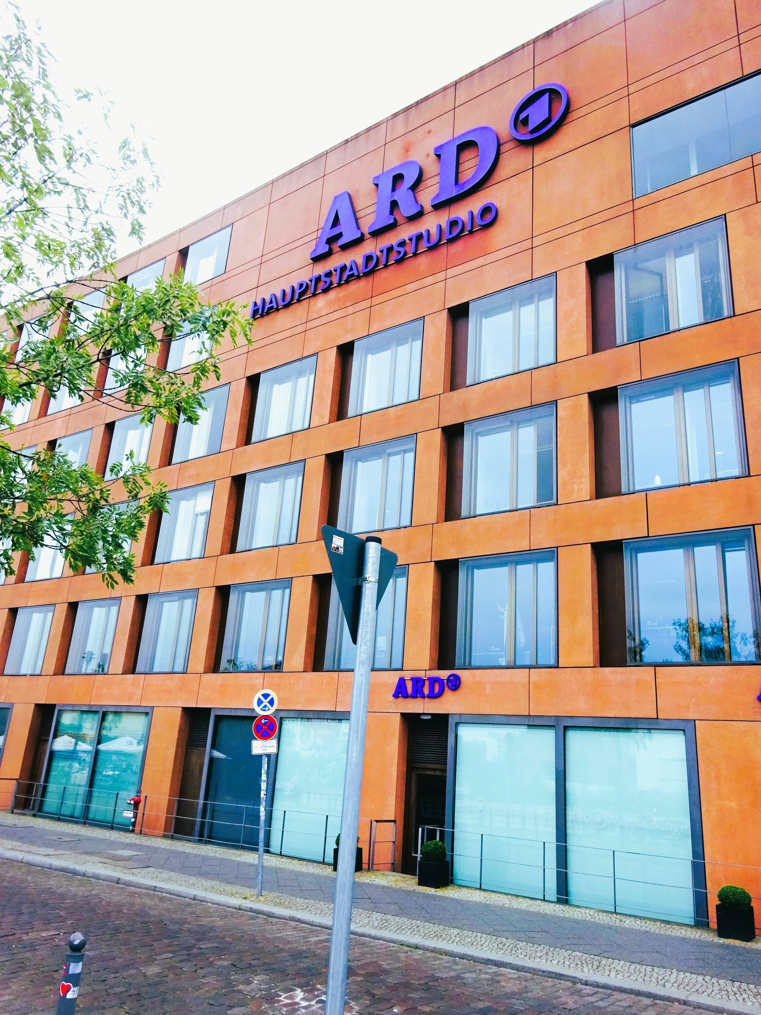 Berliner Brückengeschichten, ARD Hauptstadtstudio