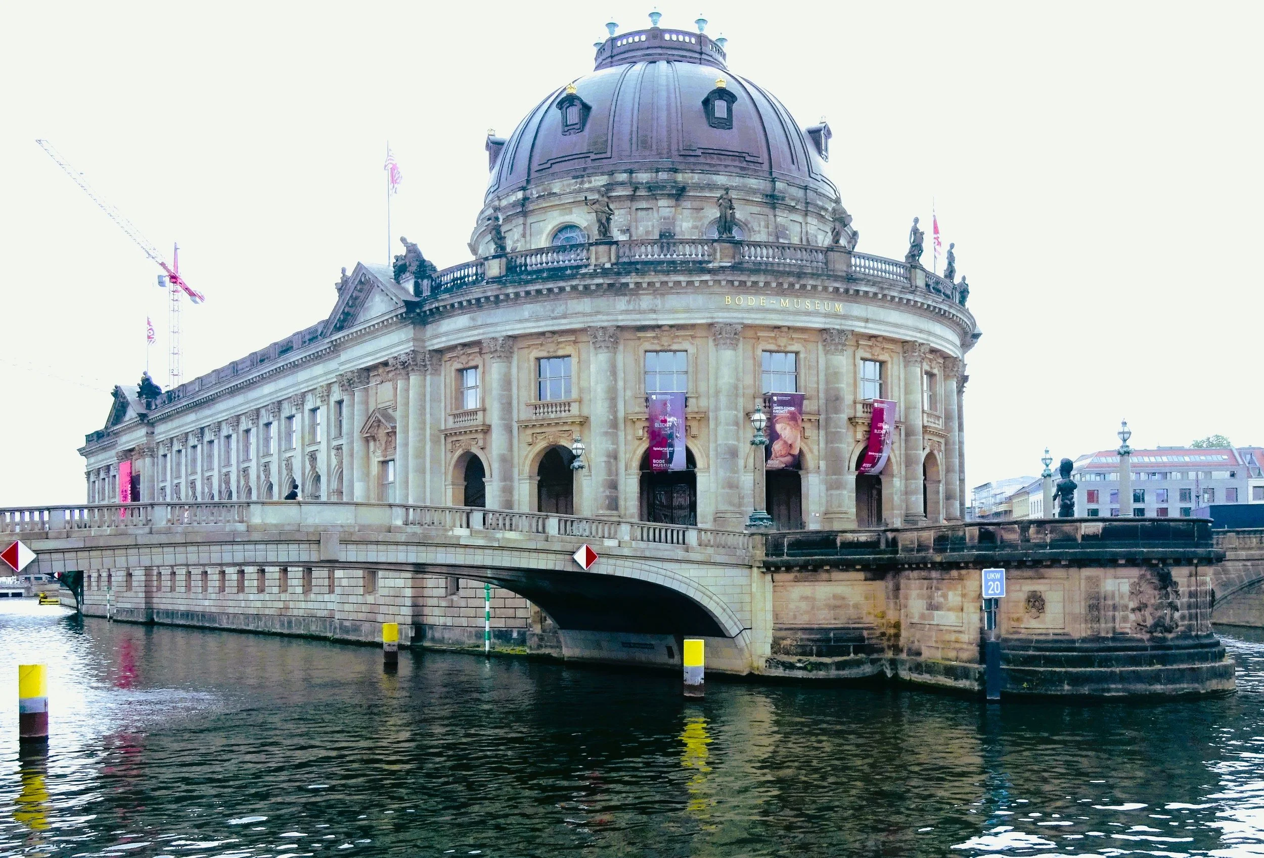 Berliner Brückengeschichten, Monbijoubrücke