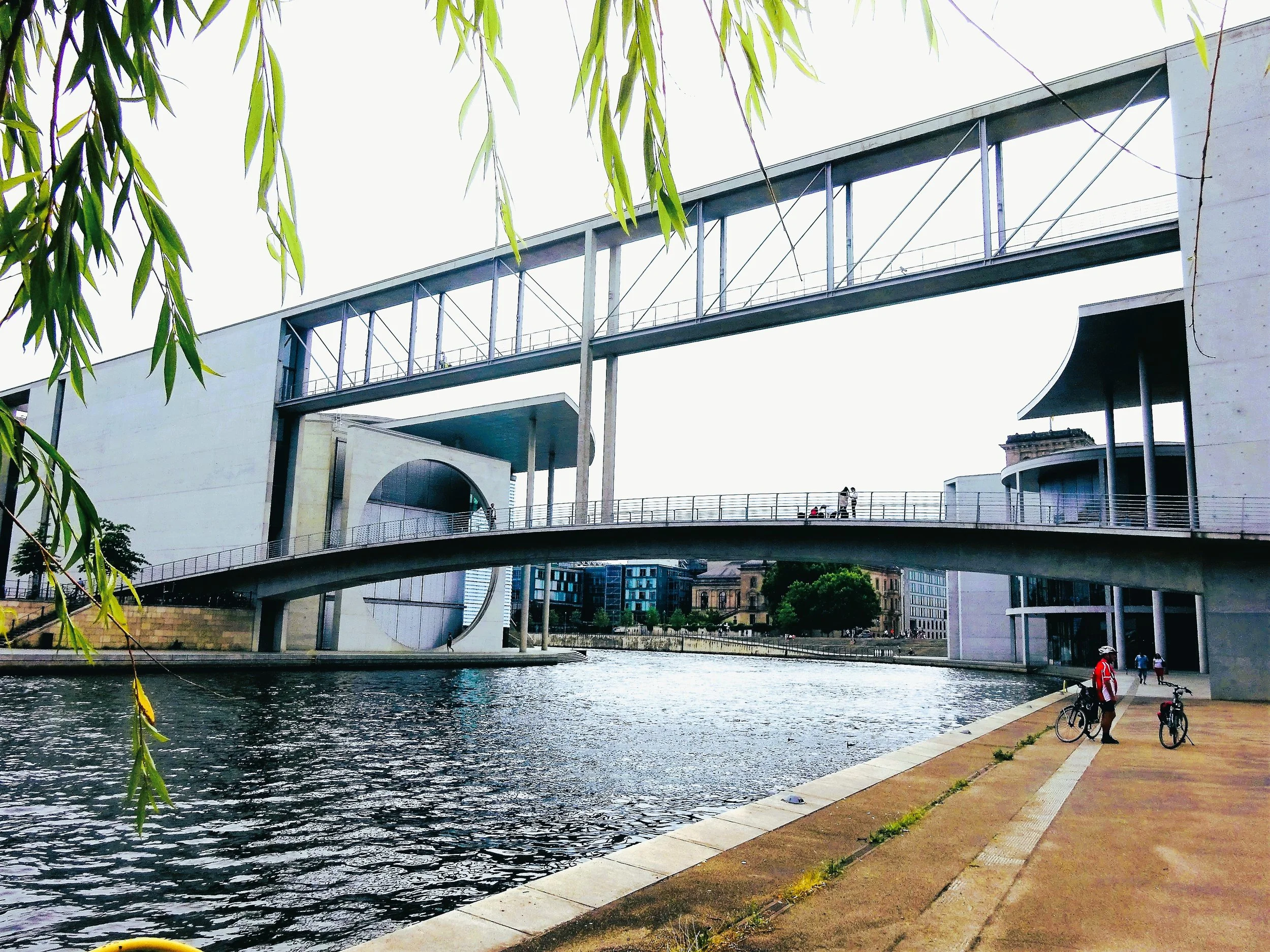 Berliner Brückengeschichten, Brücke am Paul-Löbe-Haus