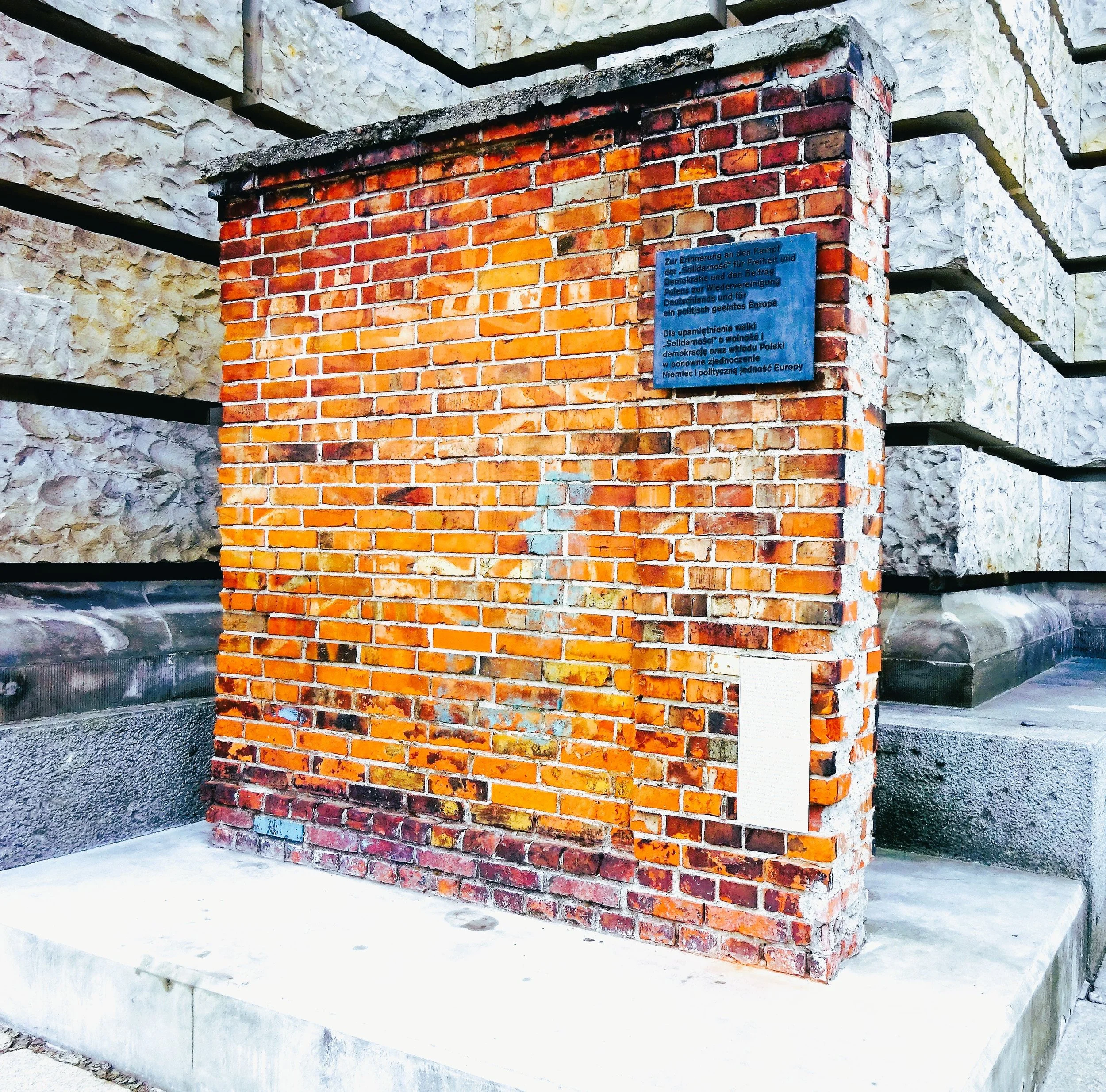 Berliner Brückengeschichten, Mauerstück der Danziger Werft