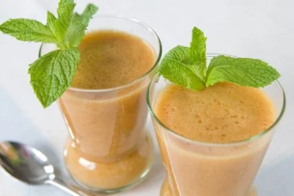 Fresh Peach, Ginger & Prosecco Soup