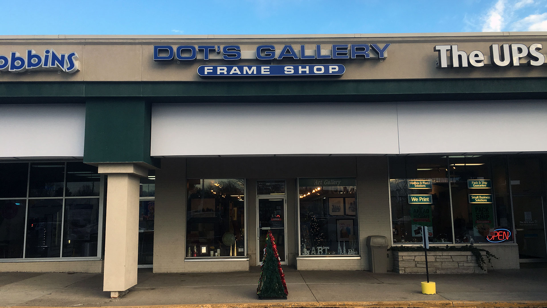Dot's Gallery Frame Shop