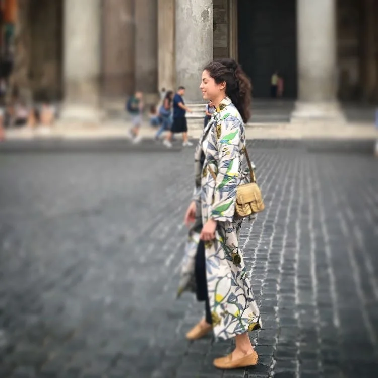 MANUELA GARCES - Dos Loros Kimono #artist #colombiantalent #almagirl #girlboss @Rome, Italy