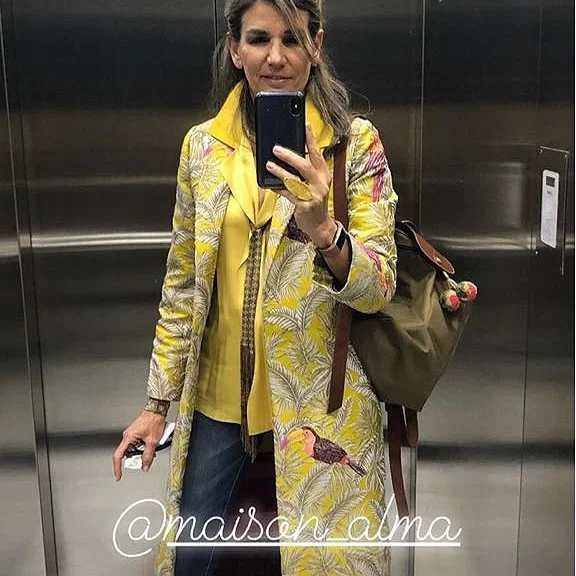 JOHANNA E - Caribe Trench Coat #Interior Designer #girlboss #salvador #almagirl @ Bogota, Colombia