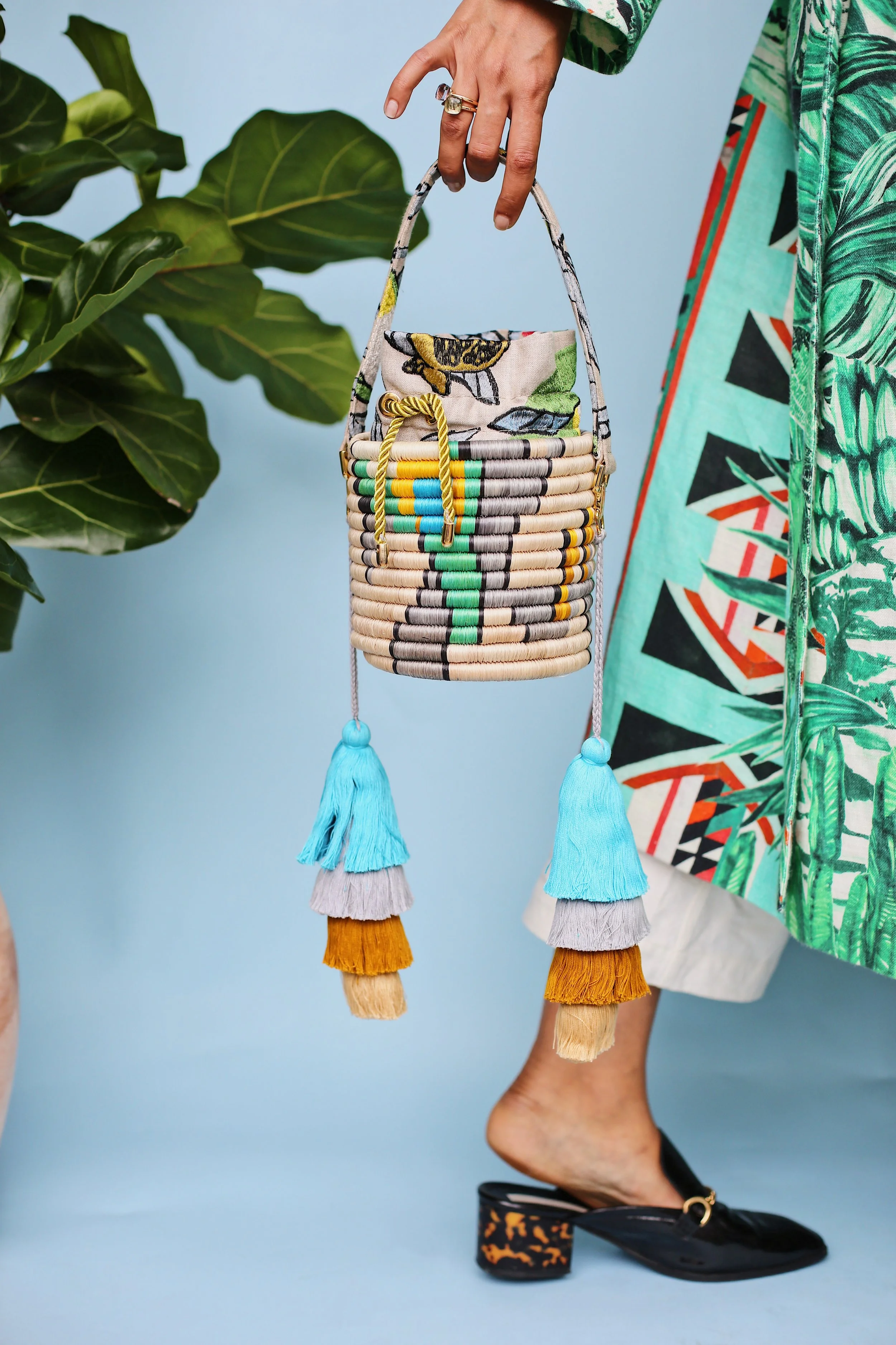 DOS_LOROS_BUCKET_BAG_3.jpg