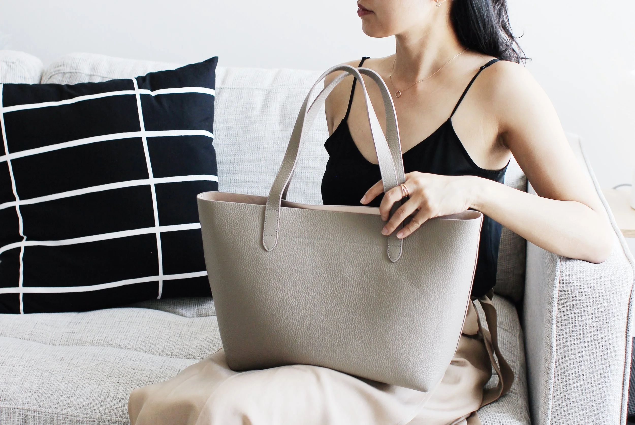 cuyana structured tote