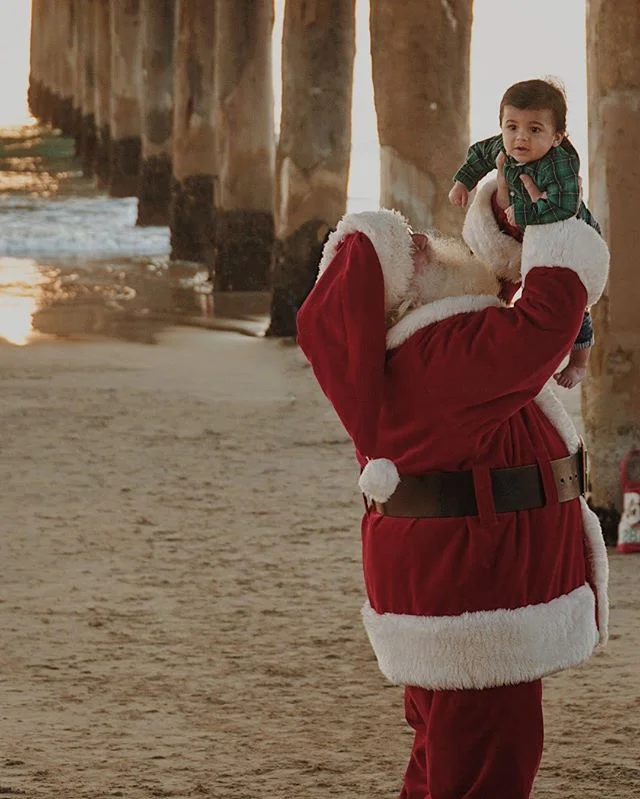 Merry Xmas to all from under the bridge.
.
.
.
.
.
 #famfirst #familylove #familyouting #familytrip #familiesareforever #familyvacation #familyportraits #famiglia #familytimeisthebesttime #familyiseverything #familypicture #mifamilia #familypictures 