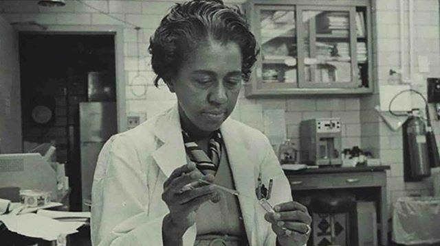 #blackhistorymonth : Marie M. Daly was the first black woman to receive a PHD in Chemistry in the U.S. #mariemdaly #womenwhodare #strongwomen #blackwomenrock #blackhistorymonth