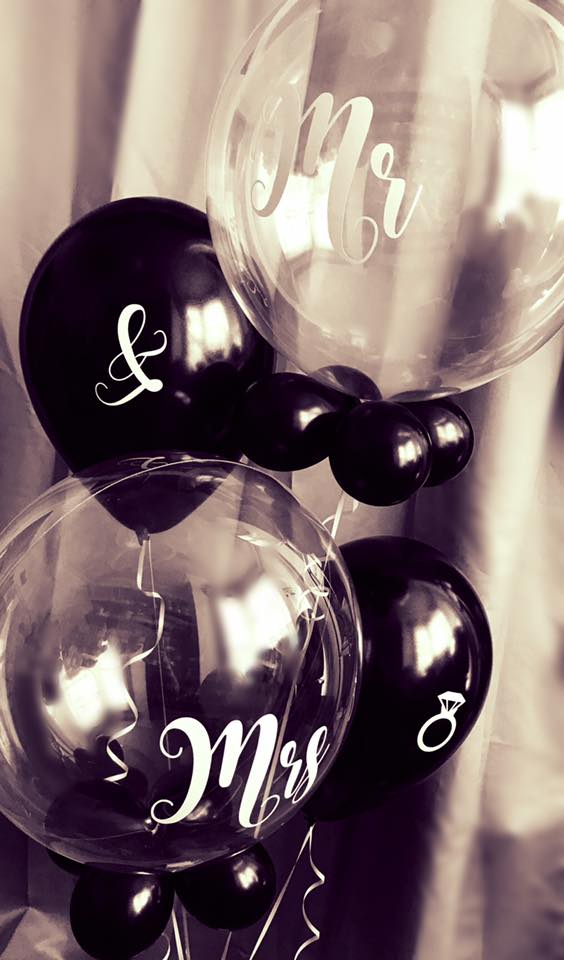 mr and mrs personalised bubbles.jpg