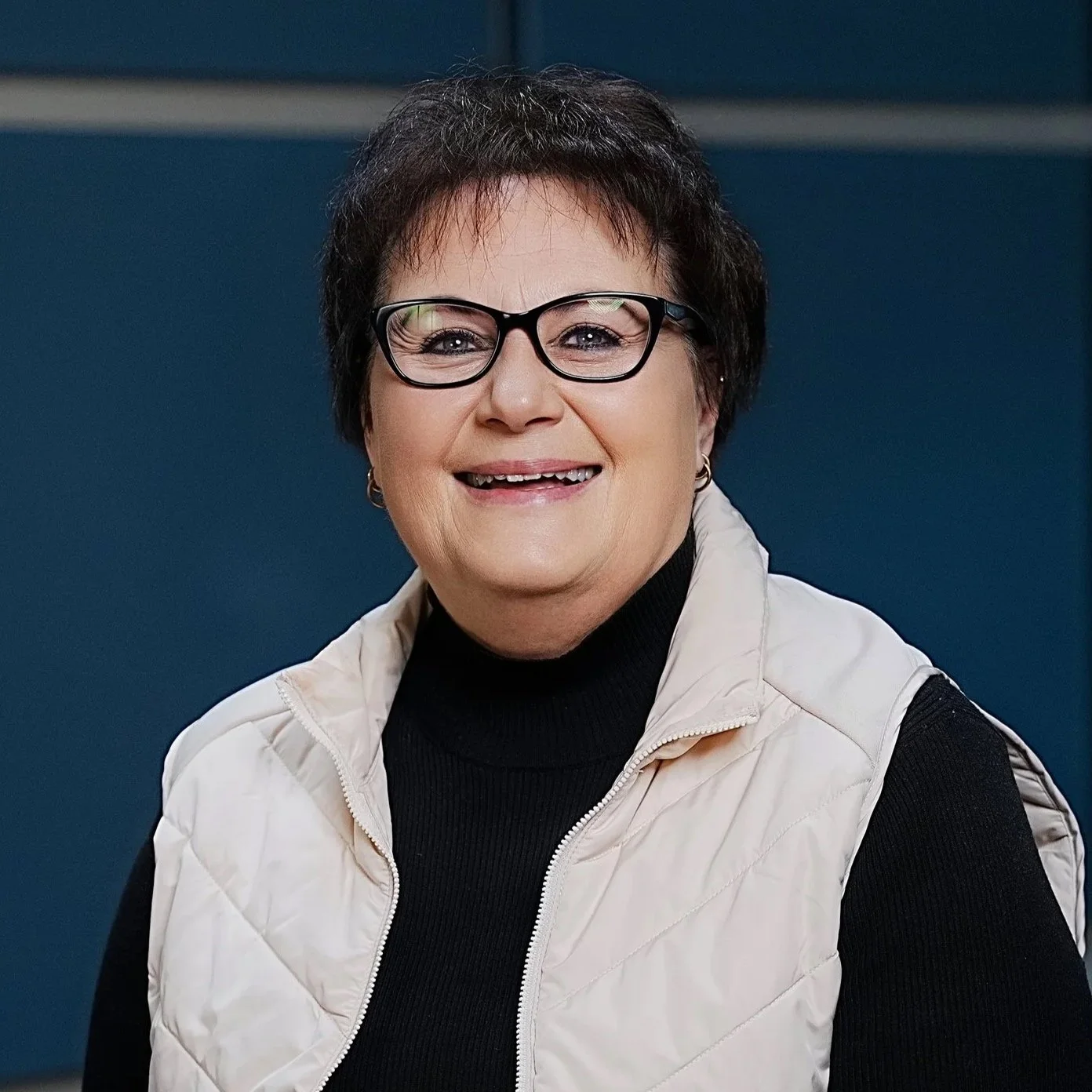 Teresa Neugebauer, Business Manager