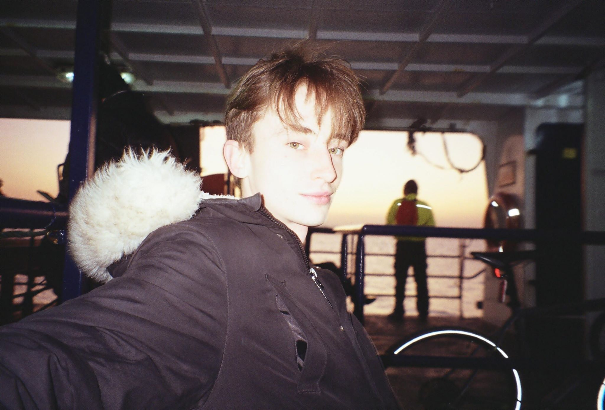 Familiar Face Familiar Face Saturday, 19:00-20:00 (Monthly) Southampton, UK based and lover of anything from Disco to Acid & Break beats Tune in on the first Saturday of the month for a new flavour.