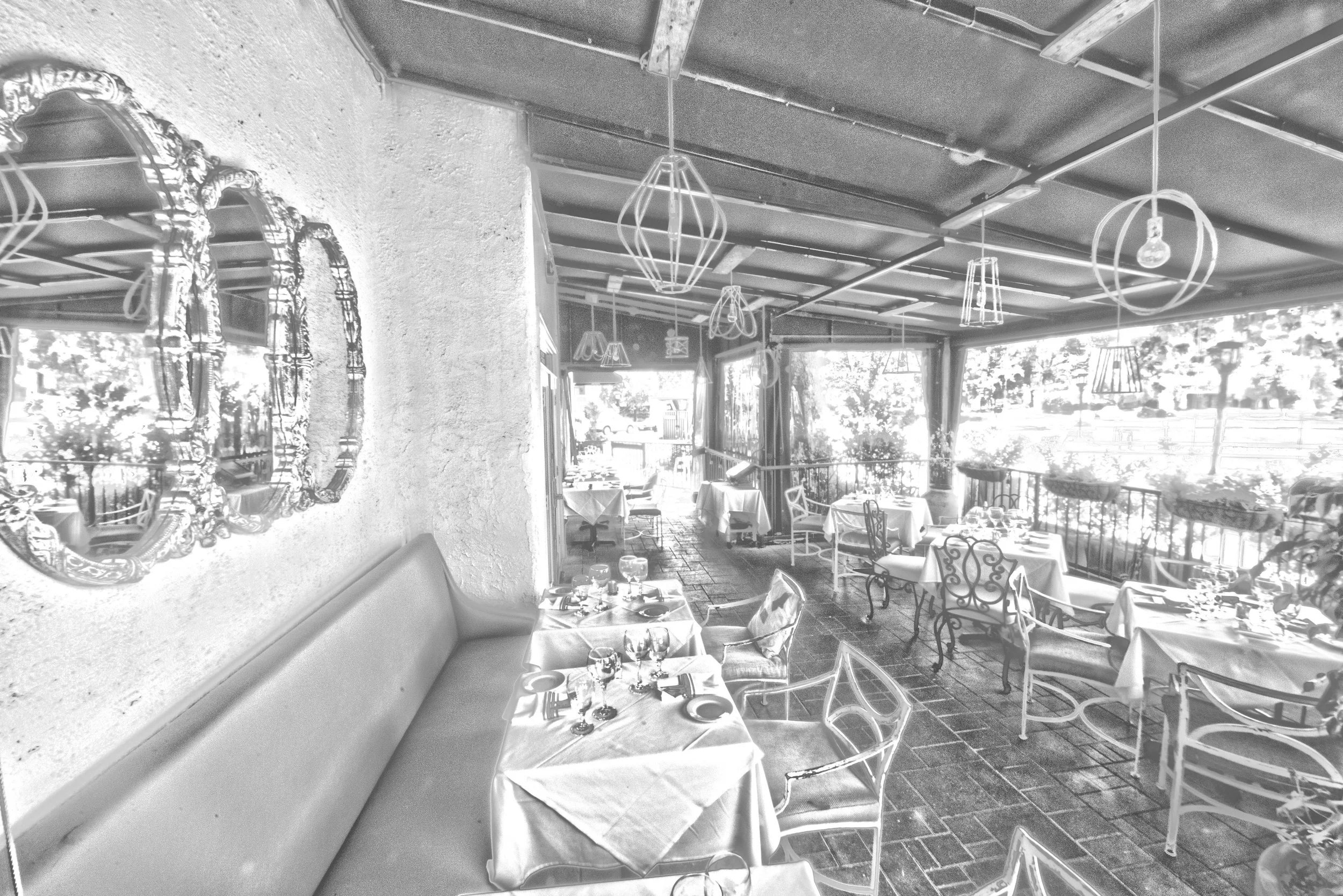 FRONT PATIO 4_HDR2.jpg
