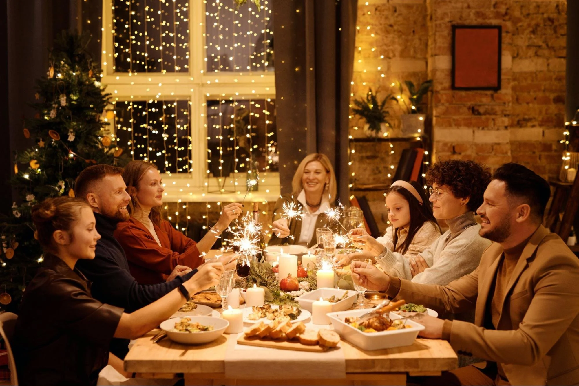 Enjoy This Holiday Season: 5 Ways to Manage Your Finances and Minimize Stress