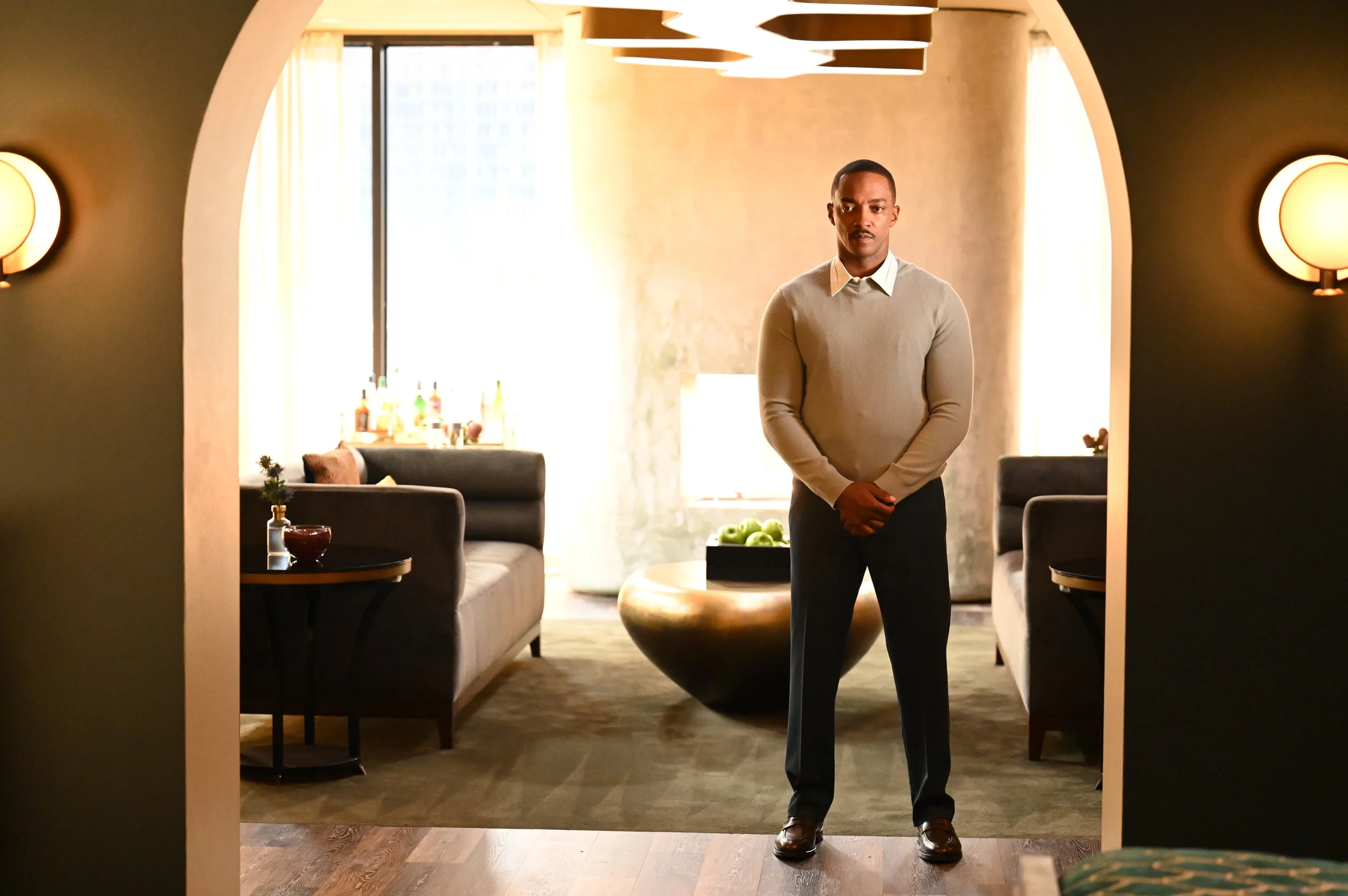 ANTHONY MACKIE IN SOLOS