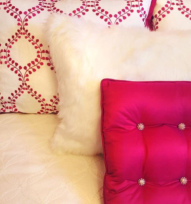 Sitting pretty in pink with these bed pillows. Embroidered linen, faux fur and silk with Swarovski crystal buttons made for a dreamy finishing touch for a little girl&rsquo;s bedroom.
.
.
#instainspo #Thursday #prettyinpink #pillowlover #coronakindne