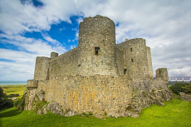 harlech-castle-1746397_640.jpg