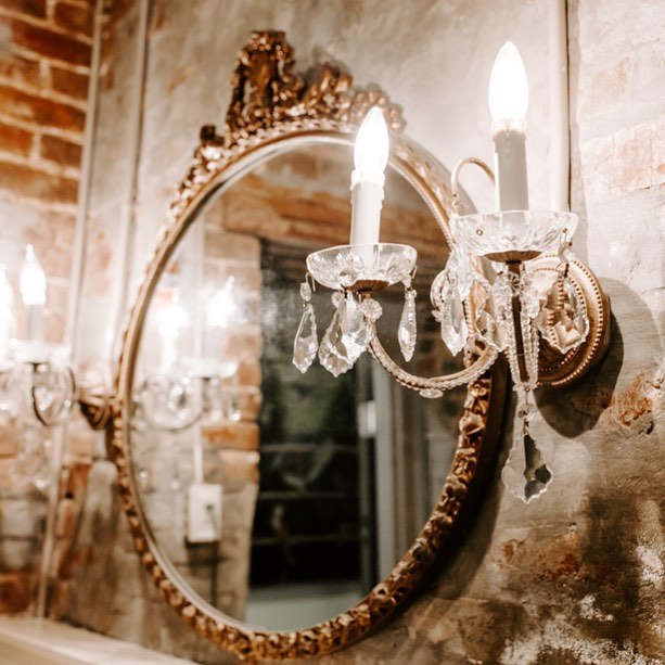 We&rsquo;re all about the details. This is the powder room in the getting ready location for our brides!
.
.
.
#aeneasbuilding #weddingweekend&nbsp;#greenweddingshoes #tennesseebride #tennesseewedding #thatsdarling #jacksontn #tennesseeweddingvenue #