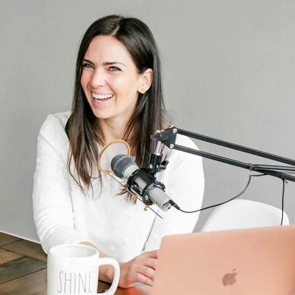 81. Pregnant In A Pandemic w/Abby Green