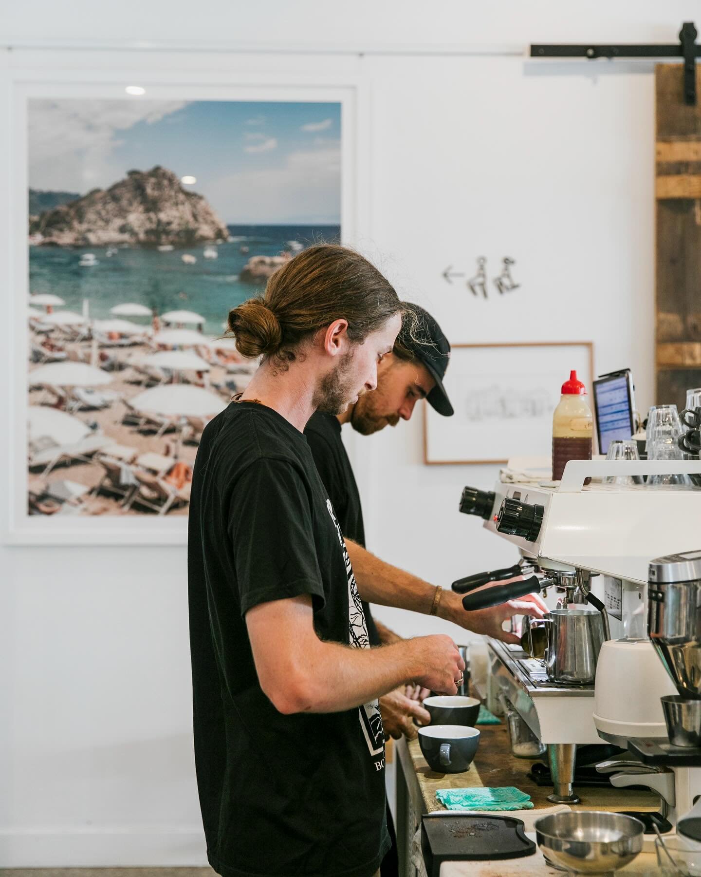 B A R I S T A S ! 

We are looking for a passionate barista to join our team! 

- Minimum 2 years experience
- Fast paced environment 
- casual position
- Team player
- Customer service focused 

Please email your cv to hello@vanillafood.com.au