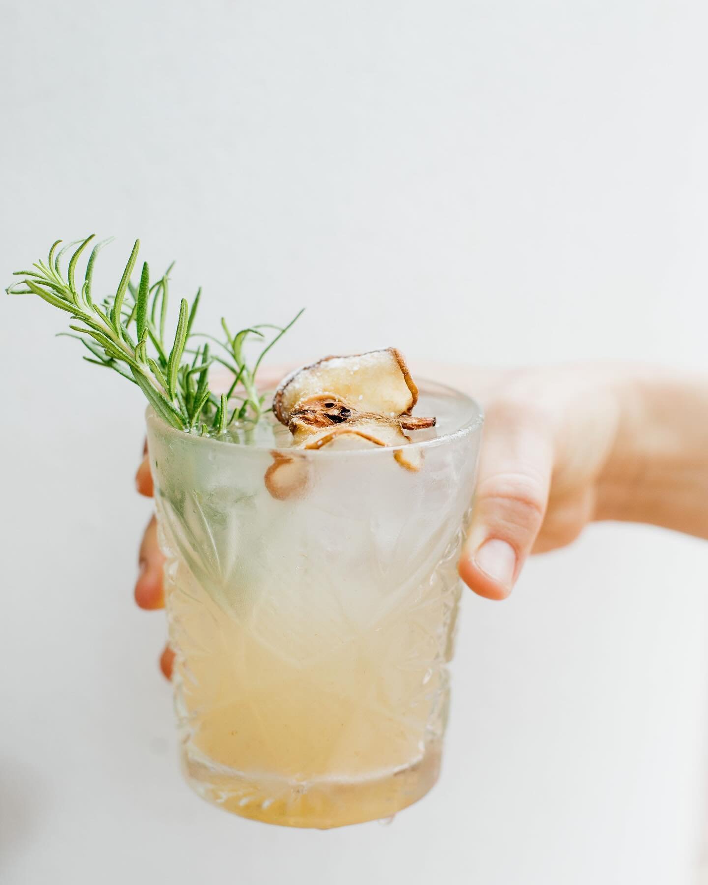 Pear Fizz 🍐

#nonalcoholic #cocktail #seedlip #organic #cafe #noosa #sunshinecoast #brisbane