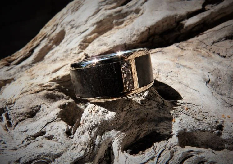  Men's Ring - White Gold , Ebony &amp; Diamond