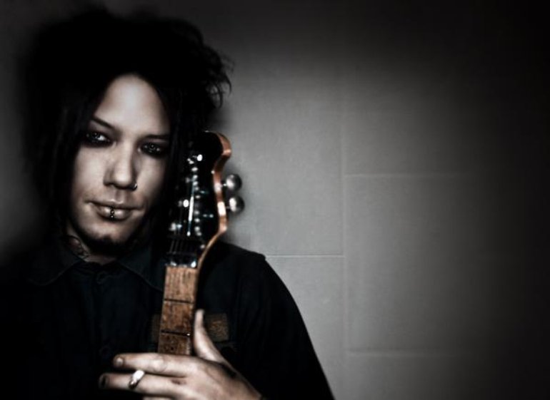 DJ Ashba