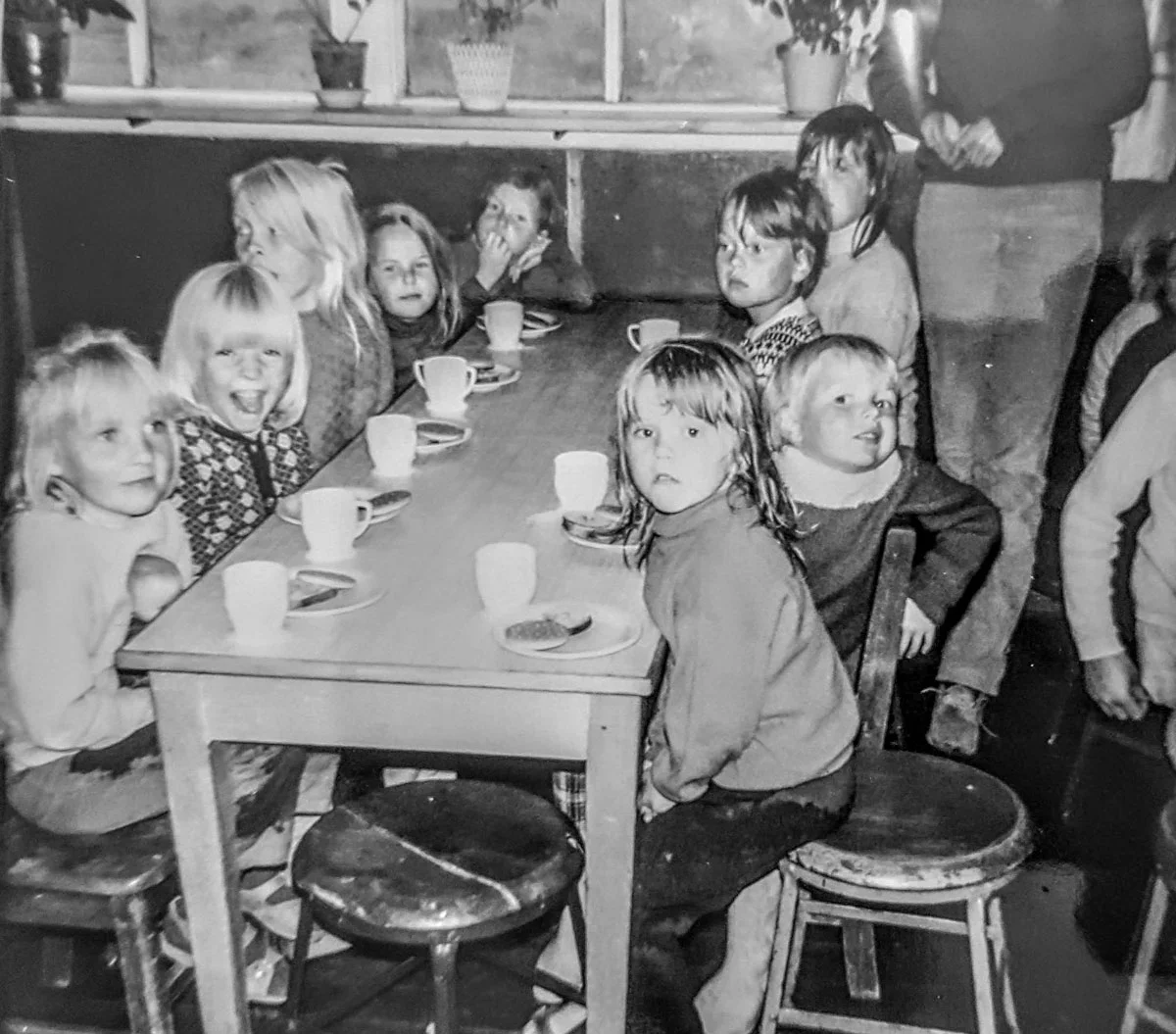 1970 - Elva, Auður, Anna Kristbjörg, Karen, Klara, Sigrid, Íris, Tóki, Linda