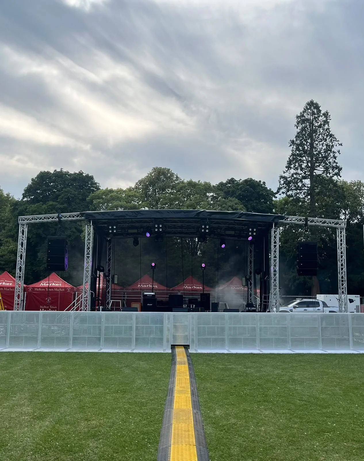 8 x 6 m mobile stage