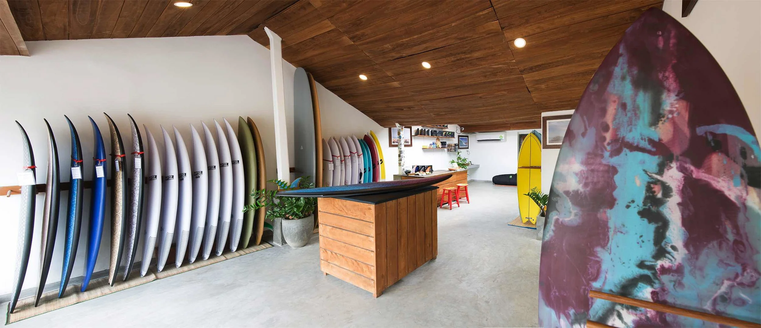 Sri-Lanka-Surf-Cafe-Surfshop-Hikkaduwa-Boards-main-Panorama-2018 1.jpg