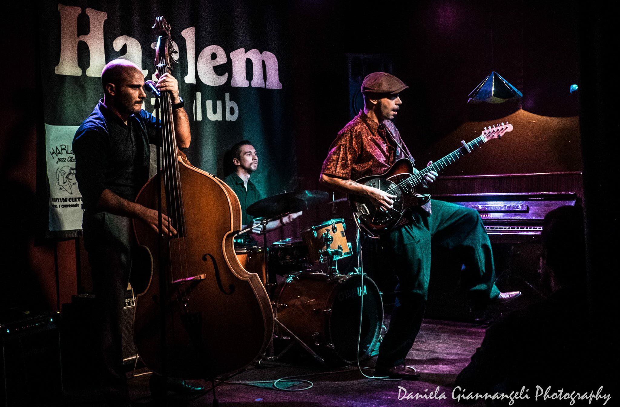 The Big Bet performing at Harlem Jazz Club in Barcelona 2017. Rod Deville (double bass), Jake Klamburg (drums) and Hernan Senra (Guitar &amp; vocals).