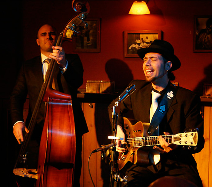 Rod Deville and Hernan Senra at Honky Tonk Blues Bar (Barcelona 2010).