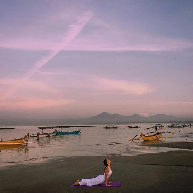 Healthy spine: happy life! 
Have a great week and don&rsquo;t forget to DM to join for yoga tomorrow if you&rsquo;re into health and/or happiness! 
6pm at Emergence, Kiama 
#yogakiama #gethealthy #kiama #visitkiama #kiamansw #kiamacommunity #healthys