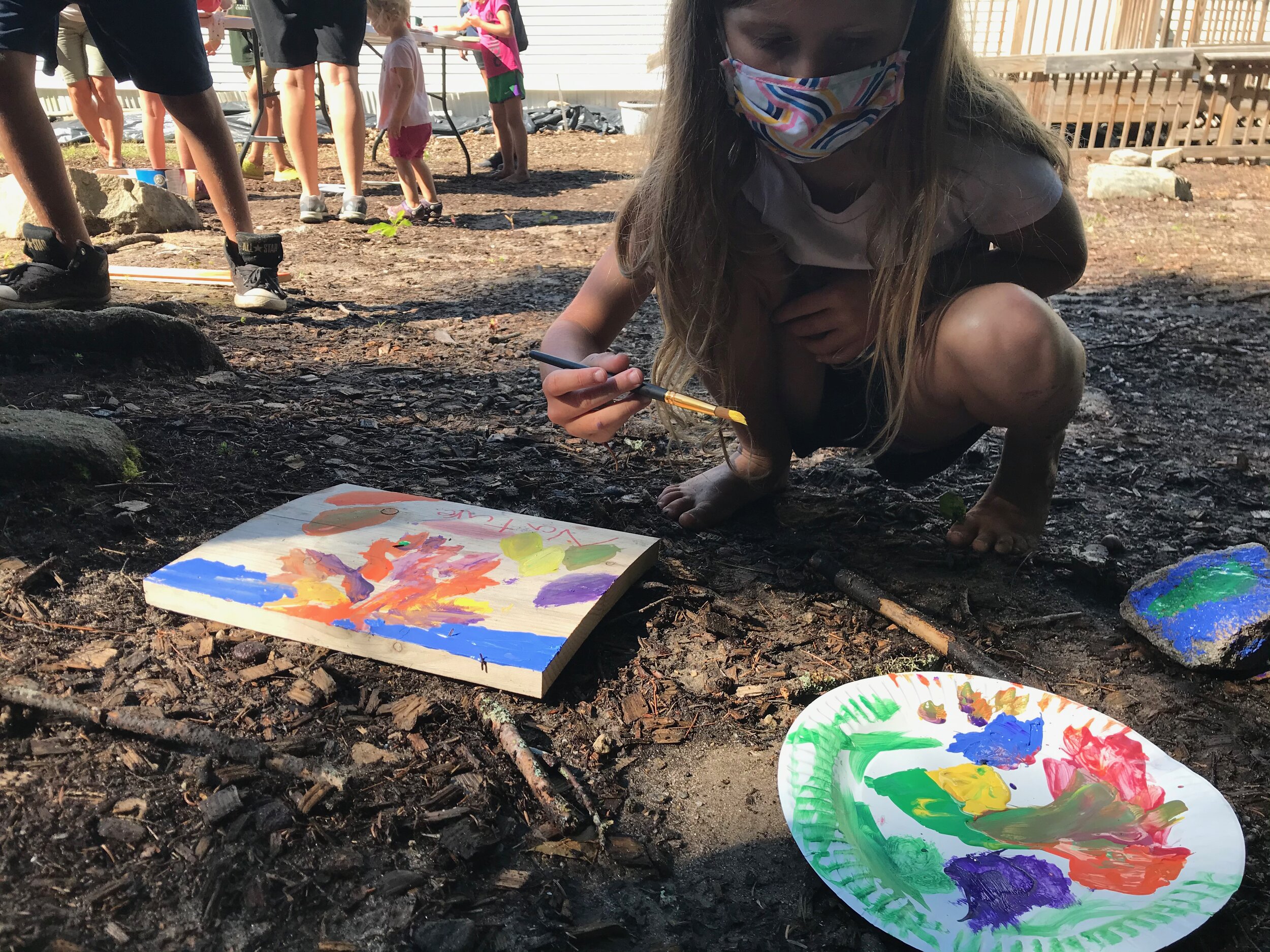 Kid volunteers making signs!