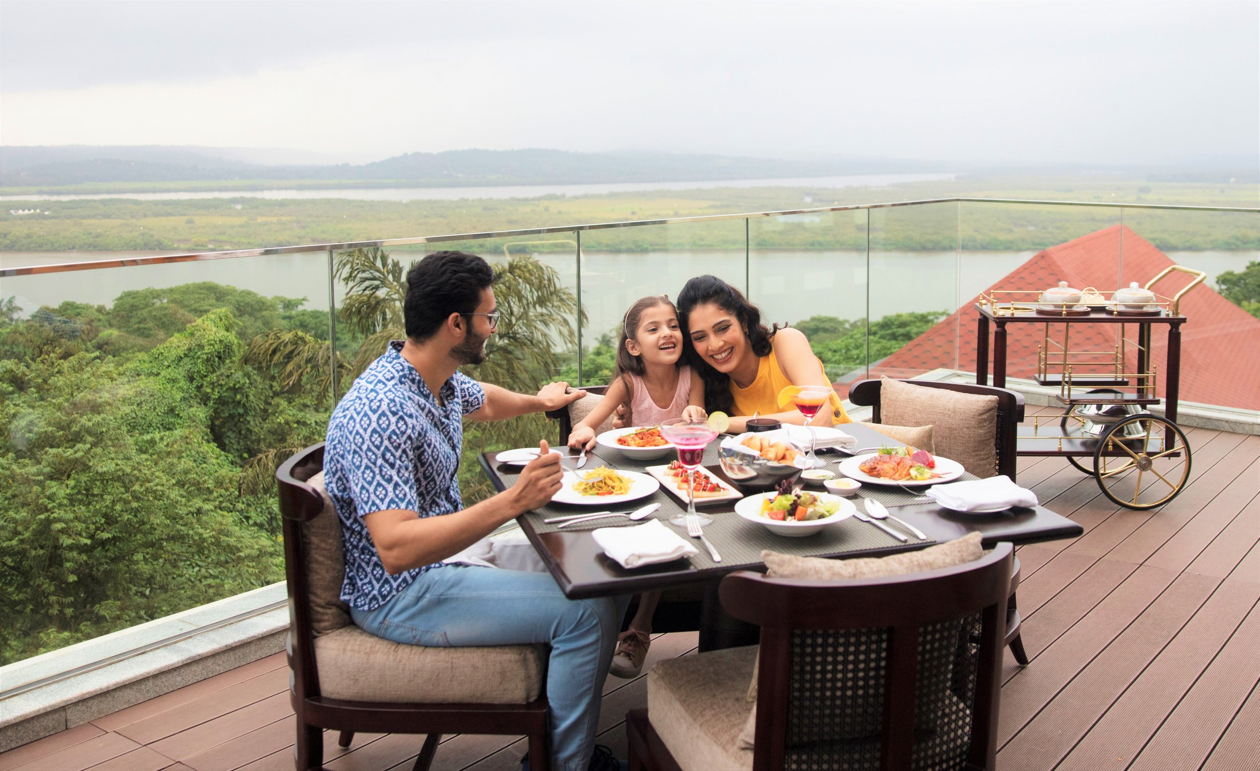 Family Dining Experience at DoubleTree by Hilton Goa-Panaji (1).jpg